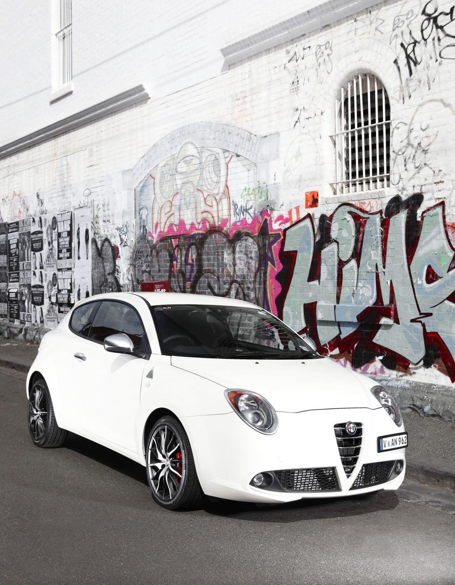  Alfa Romeo MiTo Quadrifoglio Verde (955) 2011 года  (AU) (фото 3 из 21)